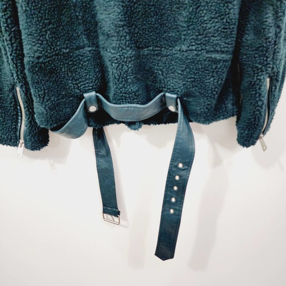 Levi's Women's Sherpa Oversized Belted Motorcycle Jacket in Tea Women's Size S - Picture 13 of 15